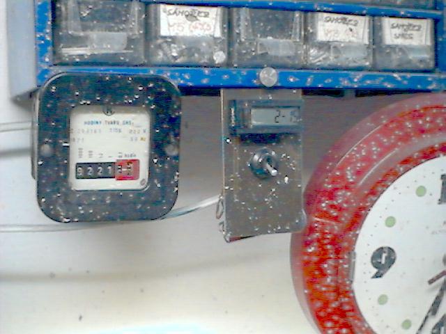 v_011.jpg (48092 bytes)